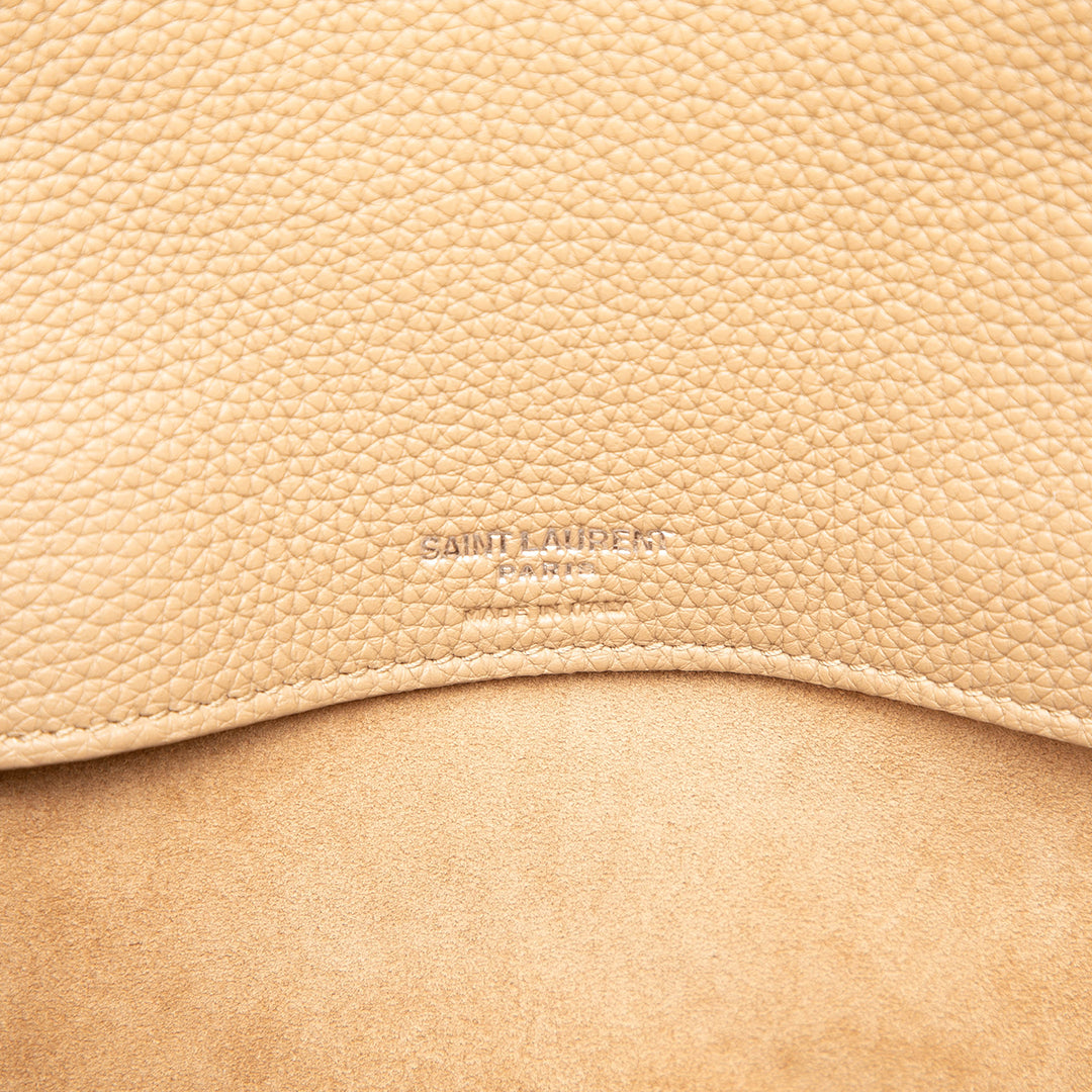 Saint Laurent Small Cuir de veau grainé Supple Sac De Jour Sac
