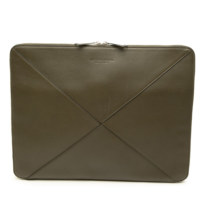 Bottega Veneta Pochette Portfolio Marron – vue principale – GABY PARIS