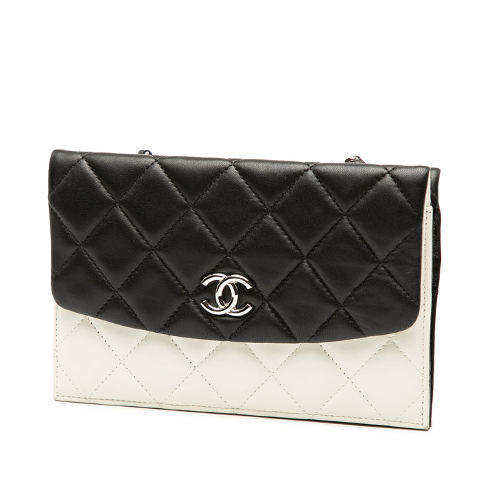 Chanel CC Bicolor Matelassé Cuir d’agneau Double Sided Wallet on Chain