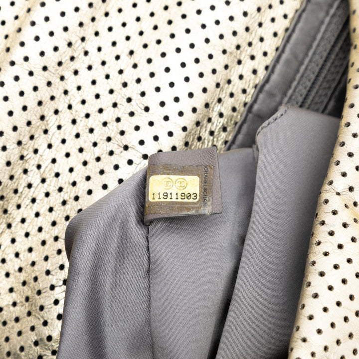 Chanel Medium Reissue perforé Cuir de veau Drill à rabat – GABY PARIS Authentique