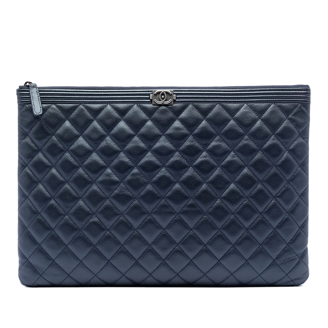 Matelassé Boy O Étui Pochette Grand Cuir caviar Bleu