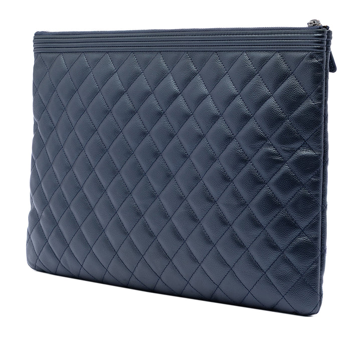 Matelassé Boy O Étui Pochette Grand Cuir caviar Bleu