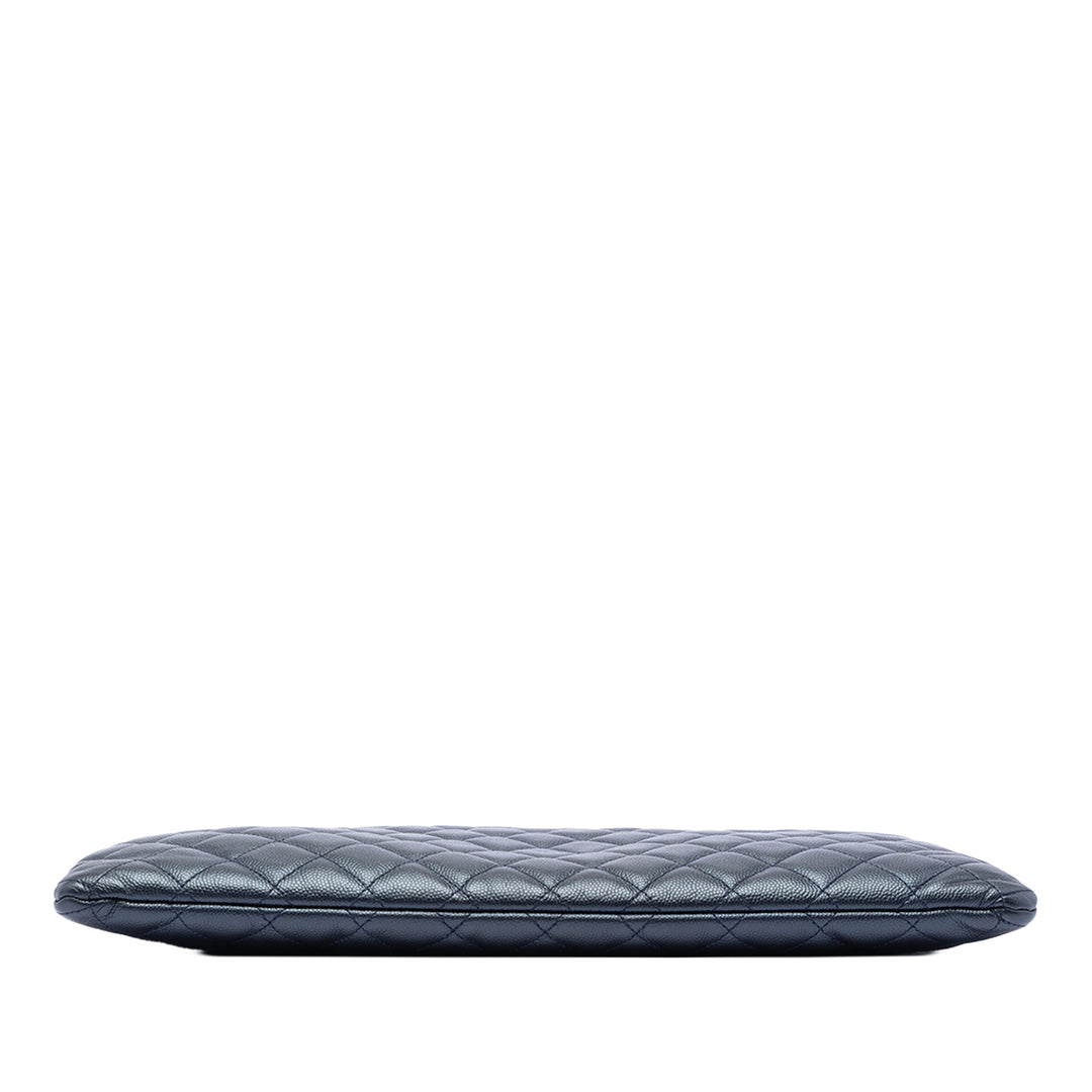 Matelassé Boy O Étui Pochette Grand Cuir caviar Bleu