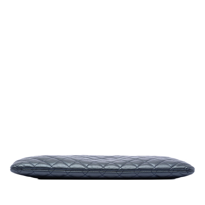 Matelassé Boy O Étui Pochette Grand Cuir caviar Bleu