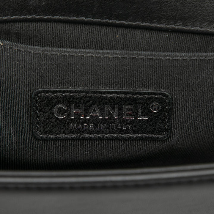 Chanel Small Matelassé Cuir d’agneau Boy à rabat