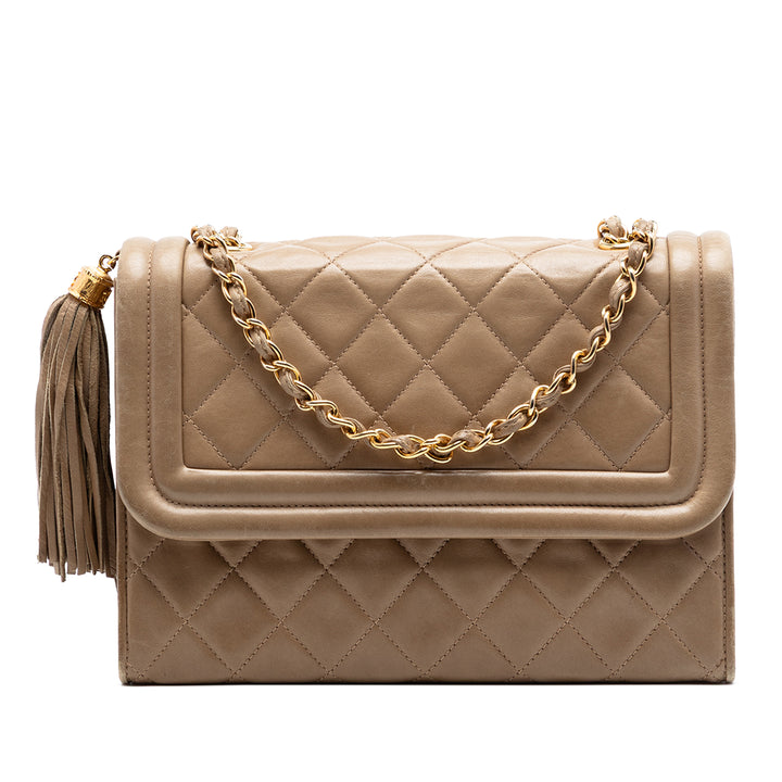 Chanel Matelassé Cuir d’agneau Pompon à rabat