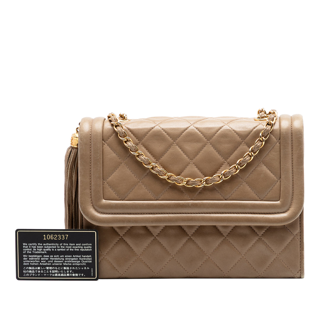 Chanel Matelassé Cuir d’agneau Pompon à rabat