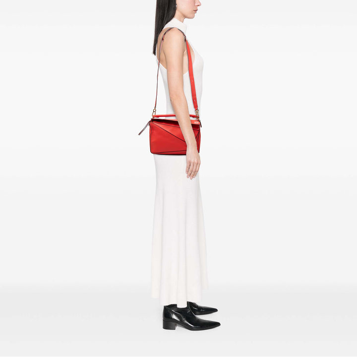 LOEWE Sac à main Puzzle Moyen Cuir de veau Rouge – vue 6 – GABY PARIS