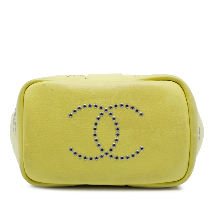 Chanel perforé Logo Œillets Sac seau Petit Cuir de veau