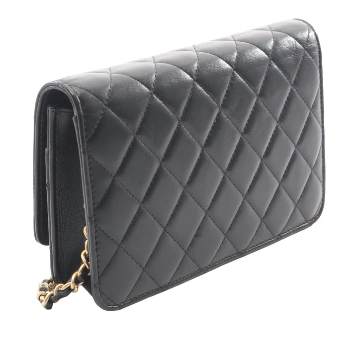 Chanel CC Matelassé clouté 18K Lucky Charms Wallet on Chain Cuir d'agneau Noir – vue 2 – GABY PARIS