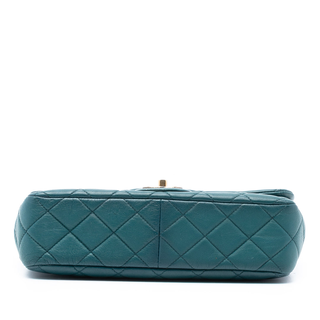 Chanel CC Matelassé Cuir d’agneau East West Simple rabat