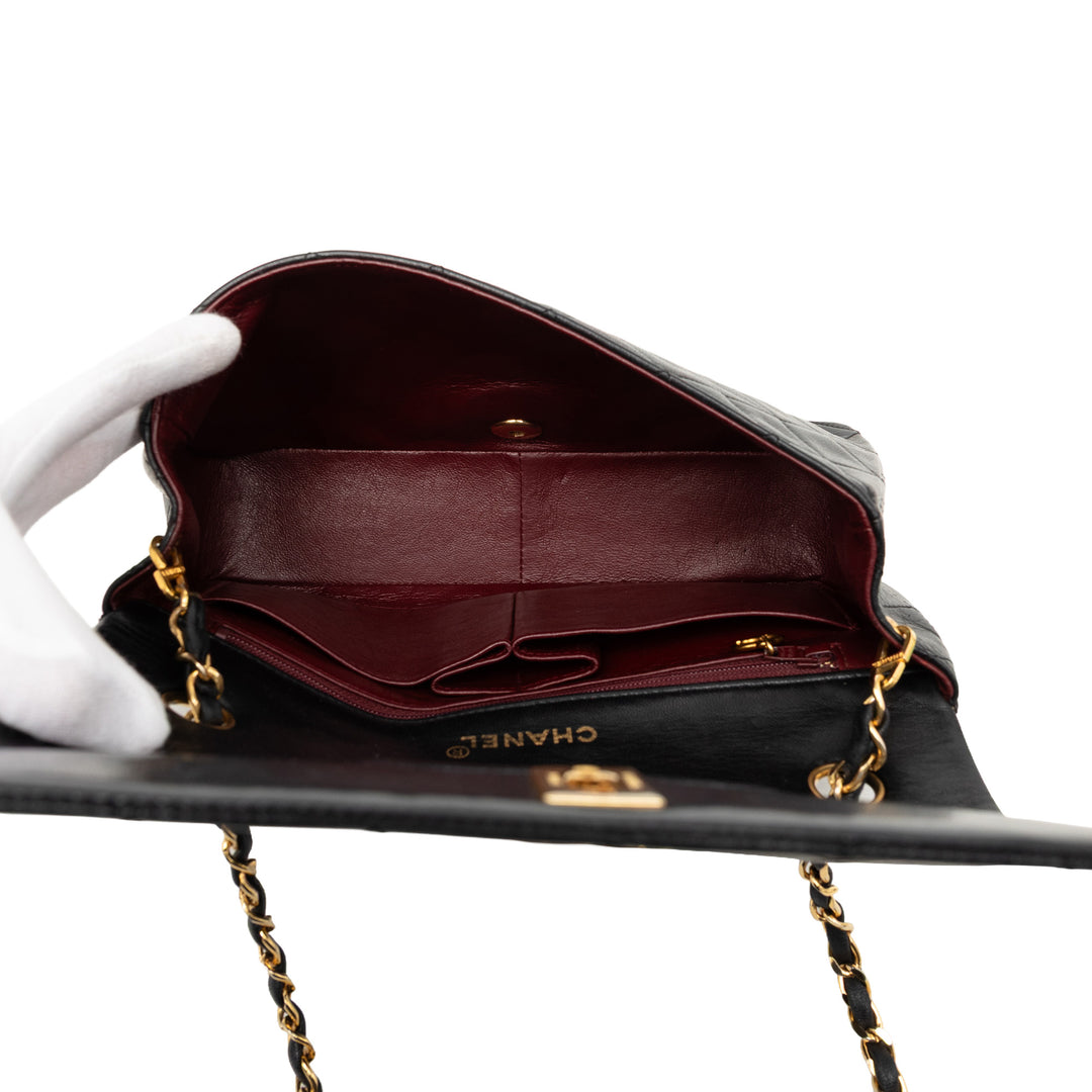 Chanel Medium Matelassé Cuir d’agneau Rabat intégral