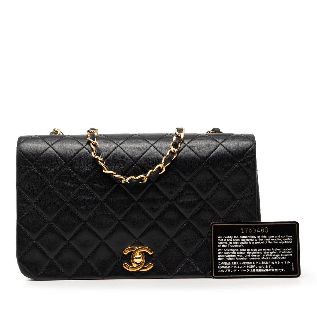 Chanel Medium Matelassé Cuir d’agneau Rabat intégral