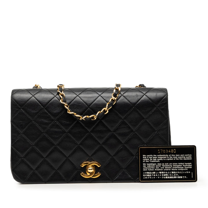 Chanel Medium Matelassé Cuir d’agneau Rabat intégral