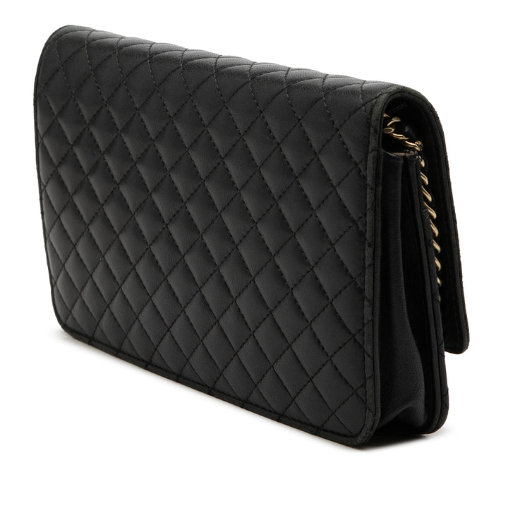 Chanel Matelassé Cuir d’agneau Crest Wallet on Chain
