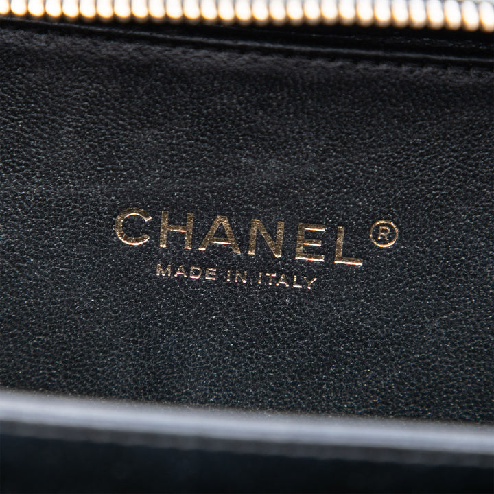 Chanel CC Filigree Vanity Petit Cuir caviar