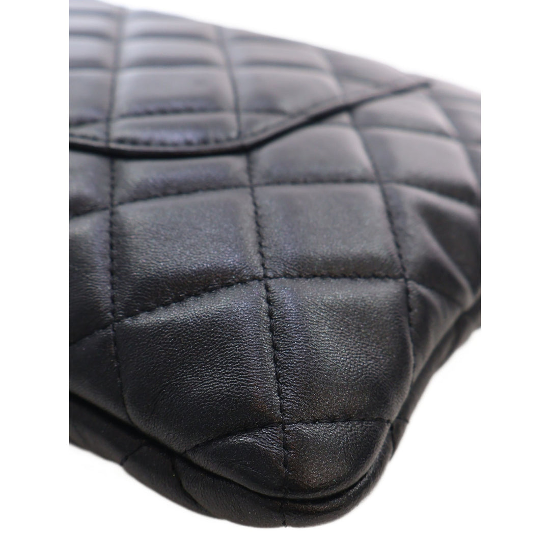 Chanel CC Matelassé Pochette with à rabat Porte-monnaie Mini Cuir d'agneau Noir – vue 11 – GABY PARIS