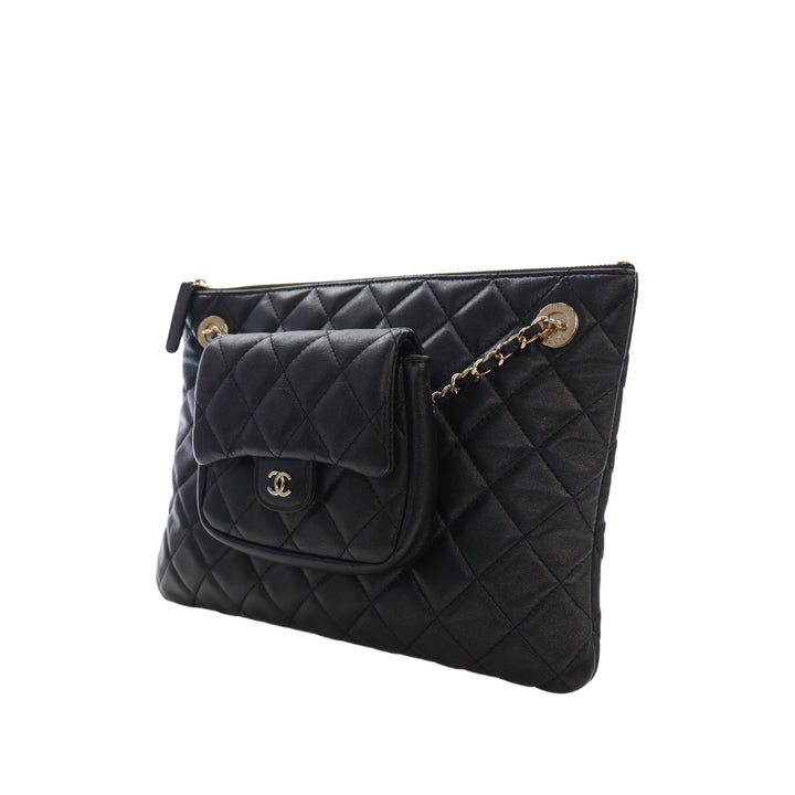 Chanel CC Matelassé Pochette with à rabat Porte-monnaie Mini Cuir d'agneau Noir – vue 13 – GABY PARIS