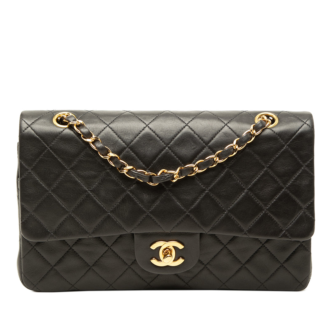 Chanel Sac porté épaule Classic Double rabat Moyen Cuir d'agneau Noir – vue principale – GABY PARIS