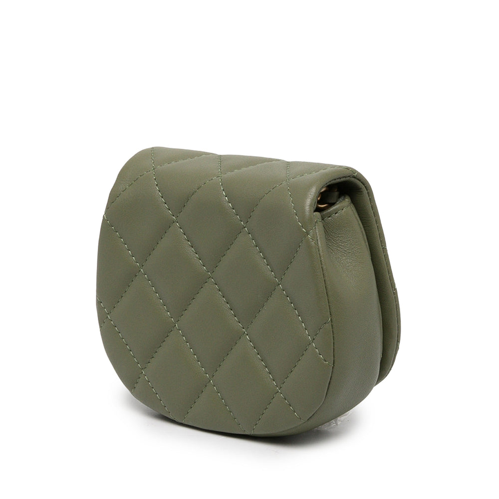 Chanel Pochette Matelassé Coco Mail avec chaîne Mini Cuir de veau Vert – vue 2 – GABY PARIS