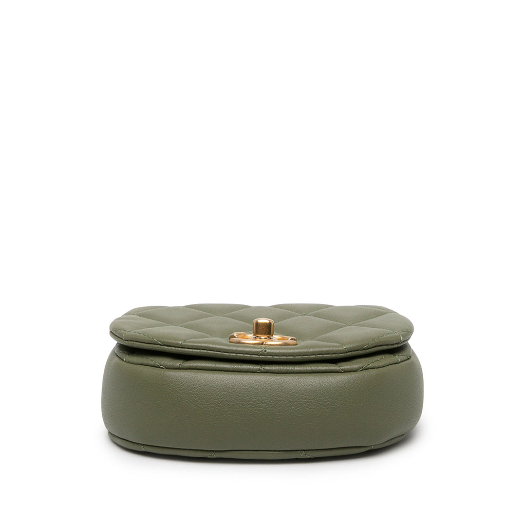 Chanel Pochette Matelassé Coco Mail avec chaîne Mini Cuir de veau Vert – vue 3 – GABY PARIS