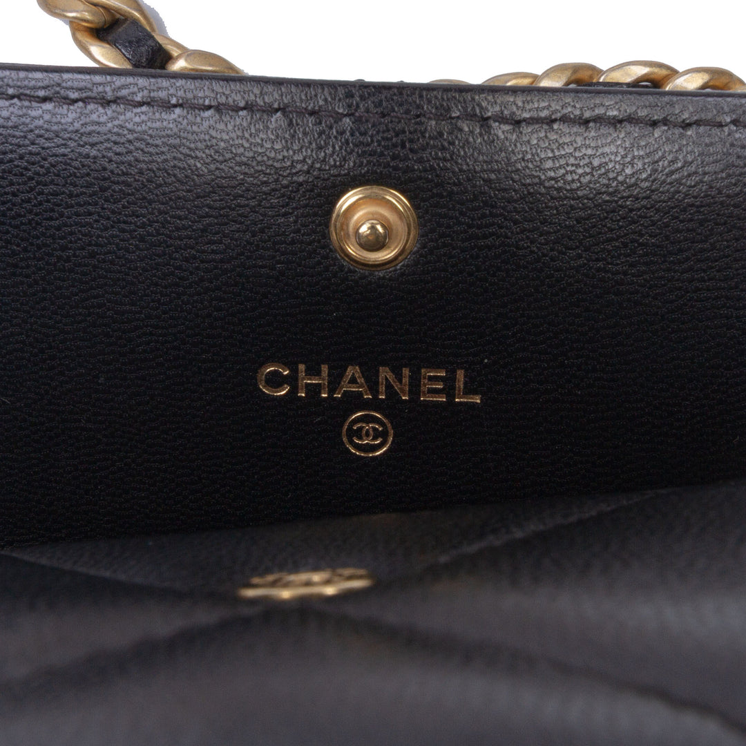 Chanel Matelassé Cuir d’agneau 19 à rabat Coin Purse avec chaîne
