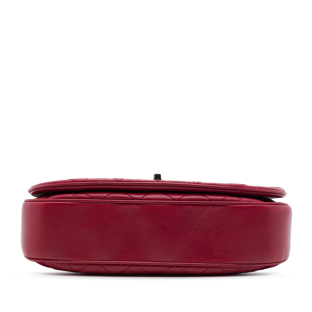 Chanel Matelassé Casual Poche à rabat Moyen Cuir caviar Rouge – vue 3 – GABY PARIS