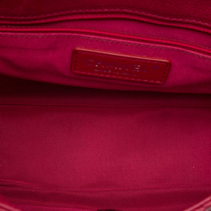 Chanel Matelassé Casual Poche à rabat Moyen Cuir caviar Rouge – vue 4 – GABY PARIS