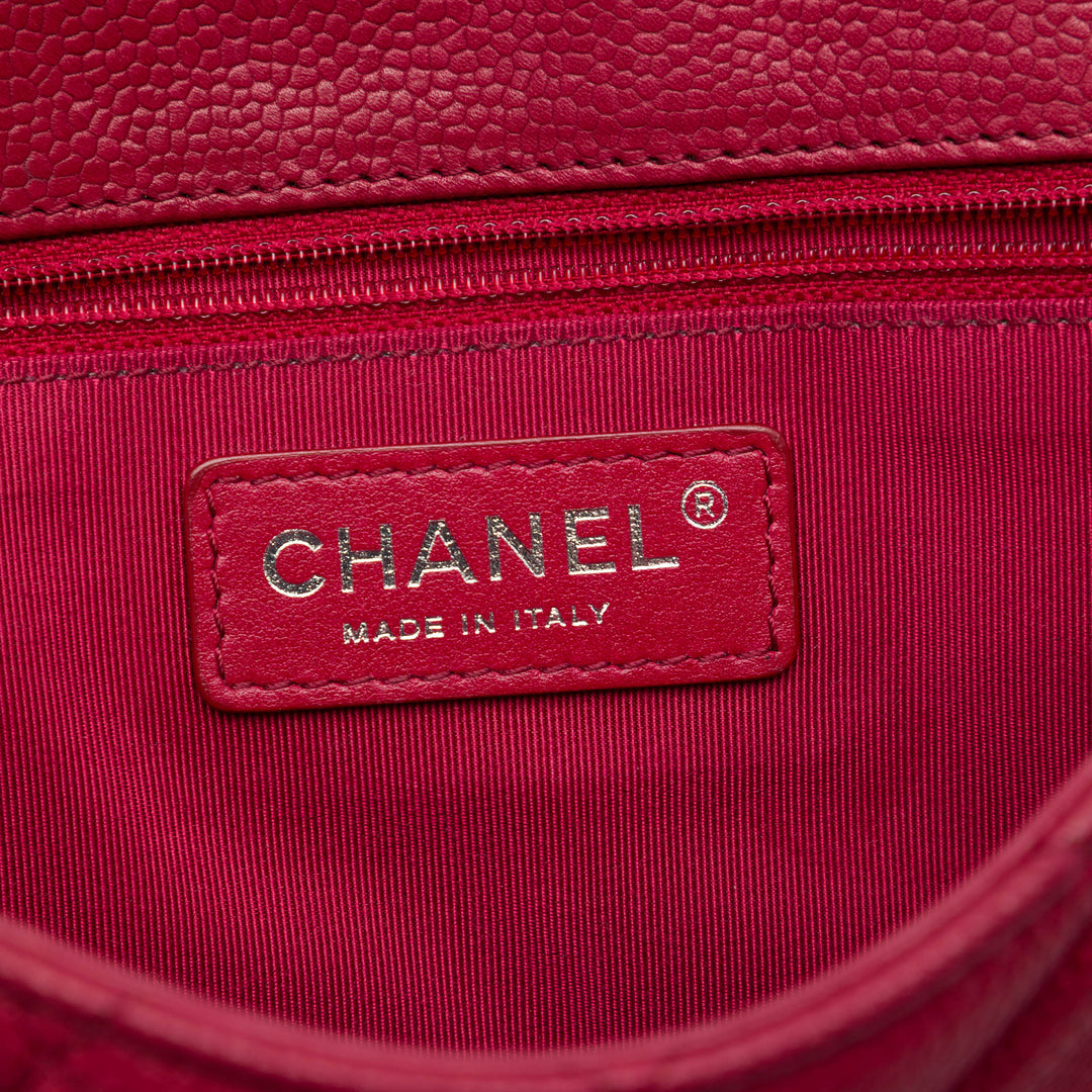 Chanel Matelassé Casual Poche à rabat Moyen Cuir caviar Rouge – vue 5 – GABY PARIS