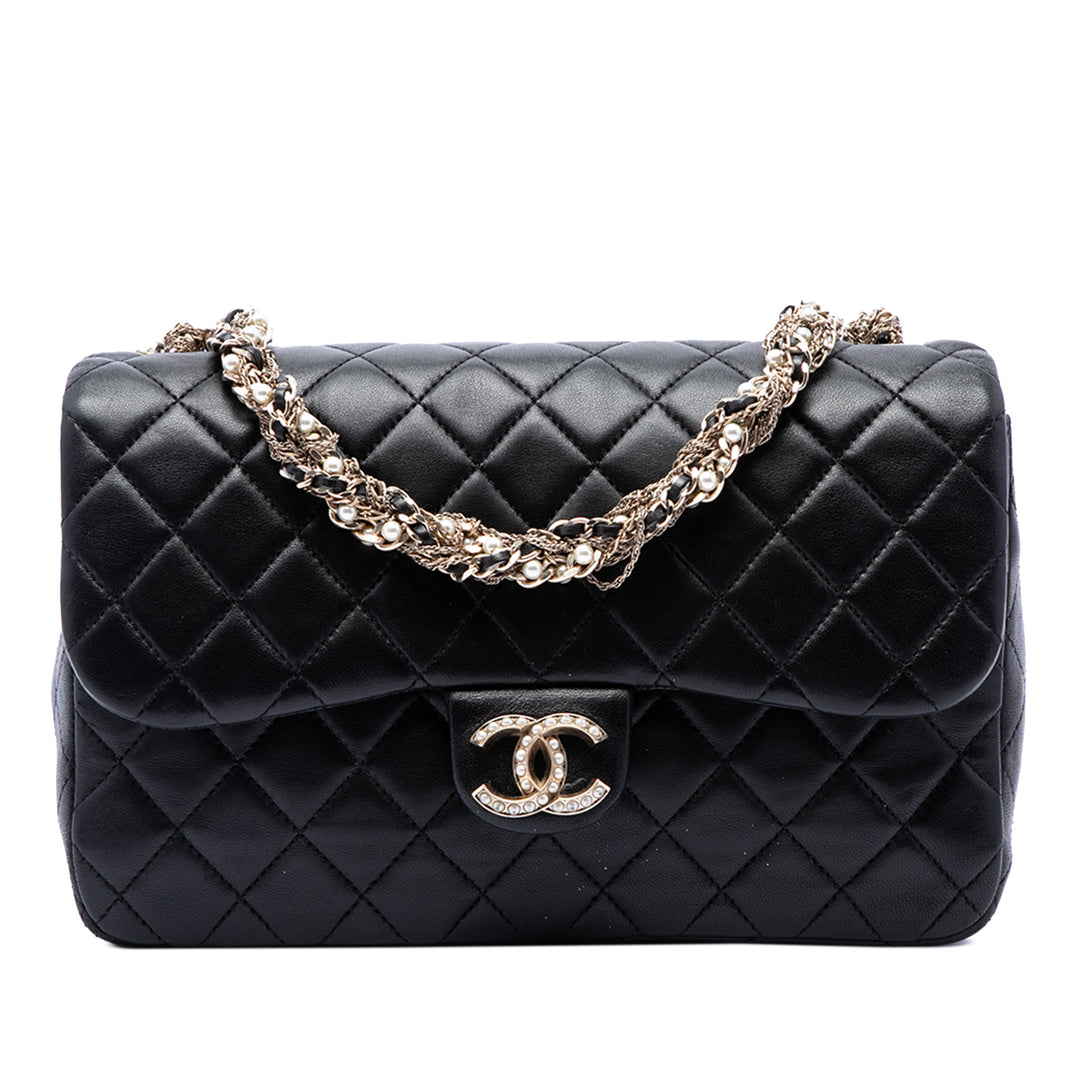 Chanel Matelassé Westminster Perle à rabat Moyen Cuir d'agneau Noir – vue principale – GABY PARIS
