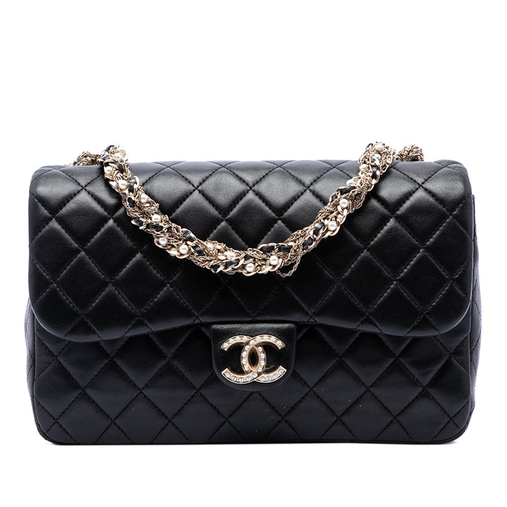 Chanel Matelassé Westminster Perle à rabat Moyen Cuir d'agneau Noir – vue principale – GABY PARIS