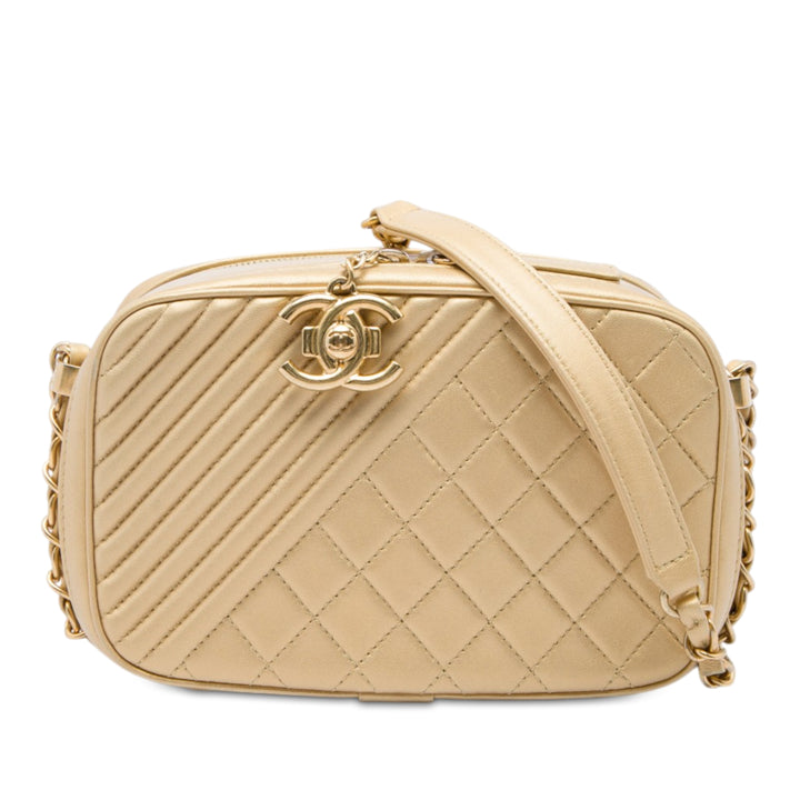Chanel Matelassé Coco Boy Sac caméra Petit Cuir d'agneau Doré – vue principale – GABY PARIS