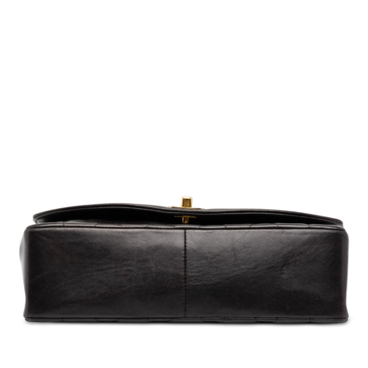 Chanel Sac bandoulière Diana à rabat Petit Cuir d'agneau Noir – vue 3 – GABY PARIS