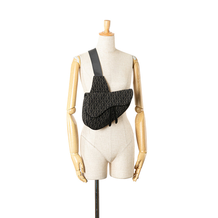 Oblique Canvas Saddle Crossbody Black - Gaby Paris