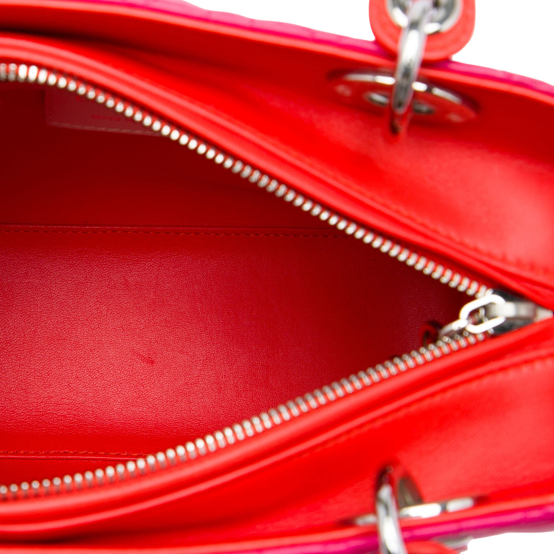Dior Sac à main Lady Dior Tricolore Cannage Moyen Cuir d'agneau Rose – vue 4 – GABY PARIS