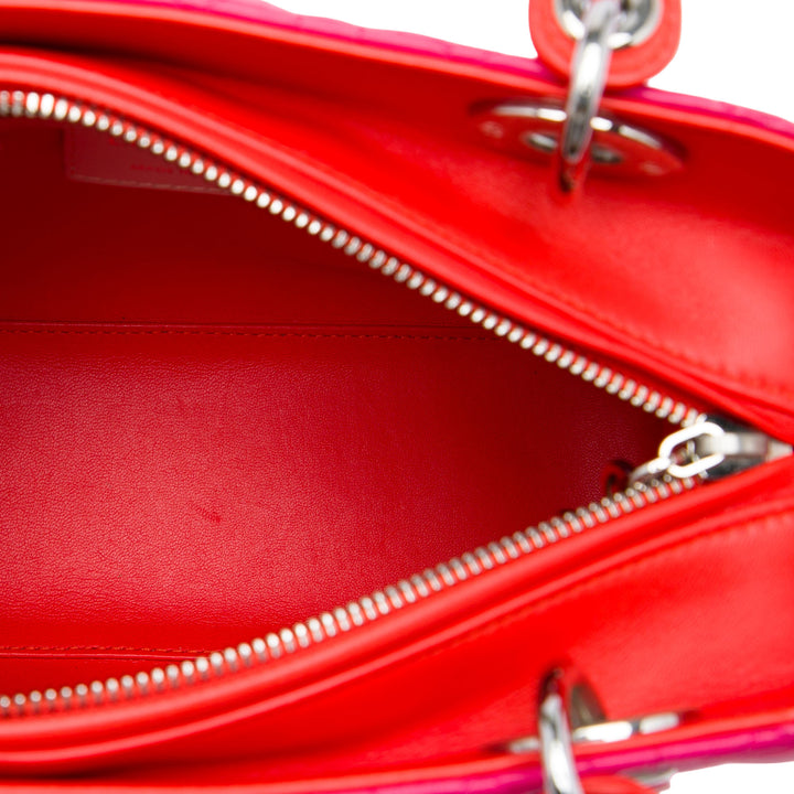 Dior Sac à main Lady Dior Tricolore Cannage Moyen Cuir d'agneau Rose – vue 4 – GABY PARIS
