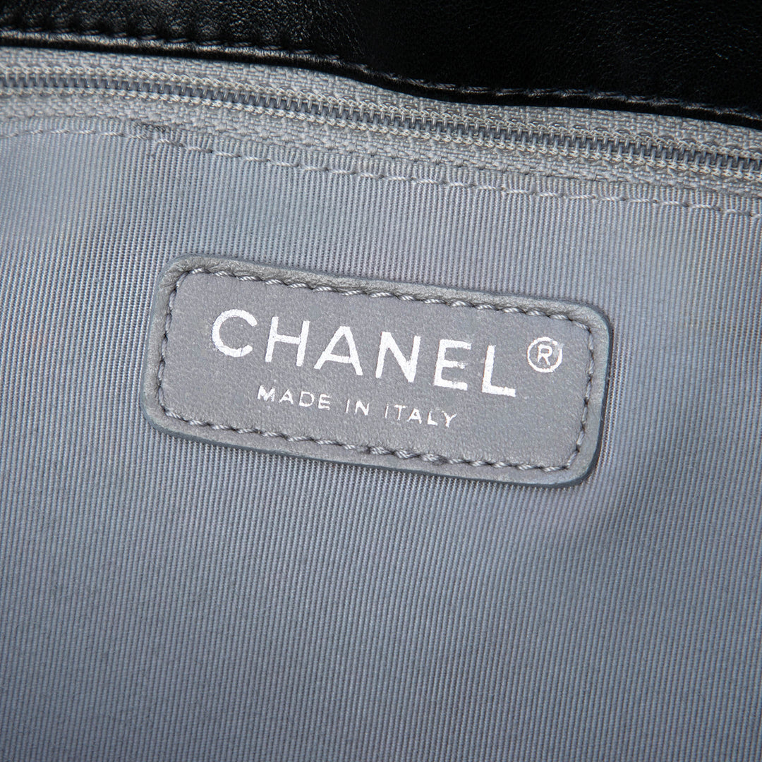 Chanel Small Cuir verni Lipstick Cabas