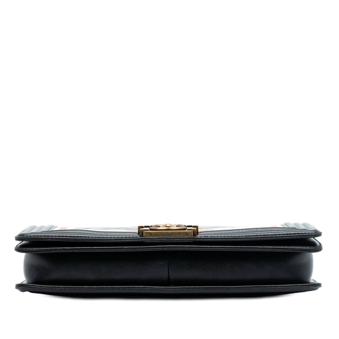 Chanel Old Medium Multicolor Matelassé Cuir d’agneau Crest Boy à rabat