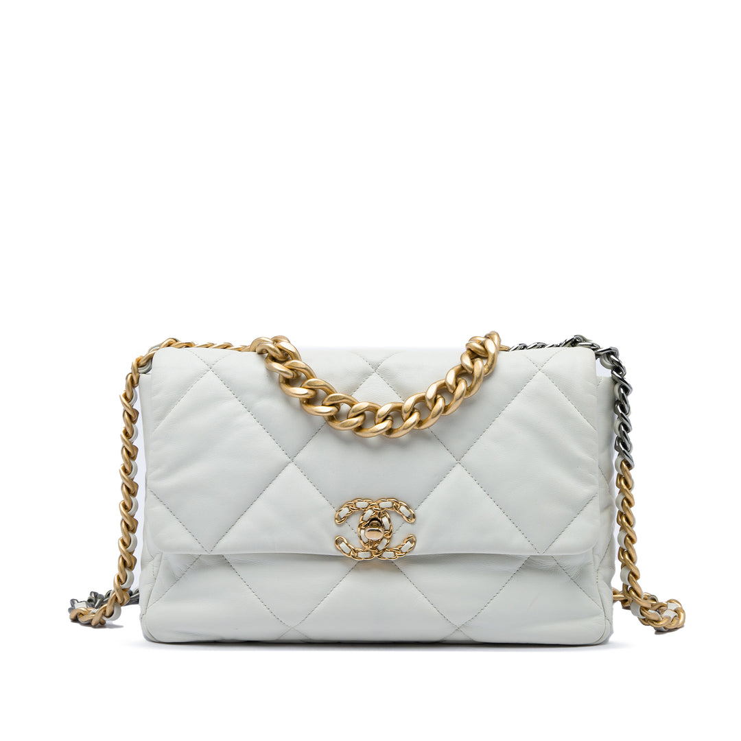 Chanel 19 à rabat Grand Cuir d'agneau Blanc – vue principale – GABY PARIS