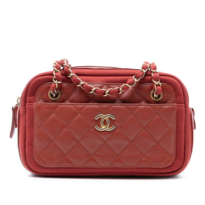 Chanel Paris Hamburg Matelassé Cuir d’agneau et Jersey Camera Étui