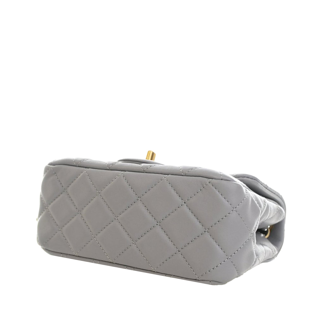 Chanel Mini Square Classic Cuir d’agneau Perle Crush Simple rabat
