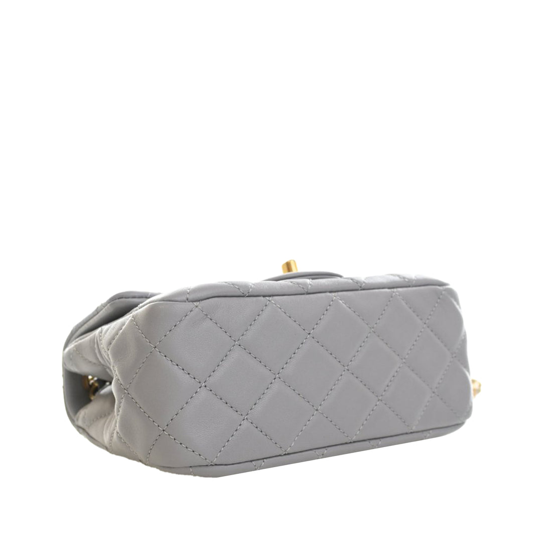 Chanel Mini Square Classic Cuir d’agneau Perle Crush Simple rabat