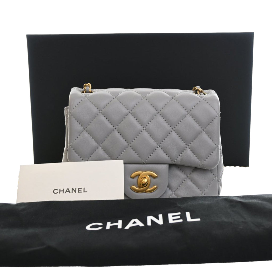Chanel Mini Square Classic Cuir d’agneau Perle Crush Simple rabat