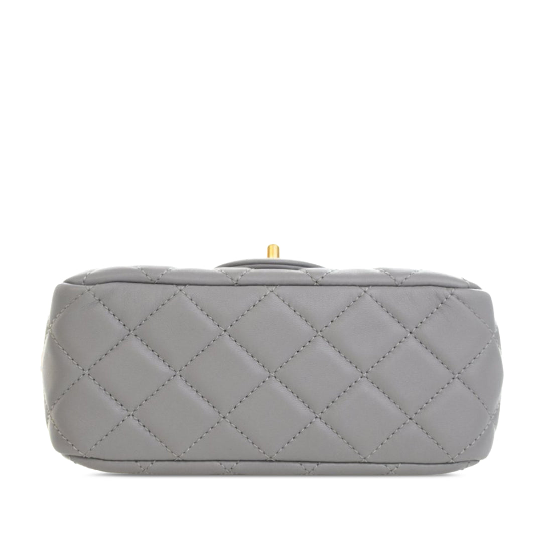 Chanel Mini Square Classic Cuir d’agneau Perle Crush Simple rabat