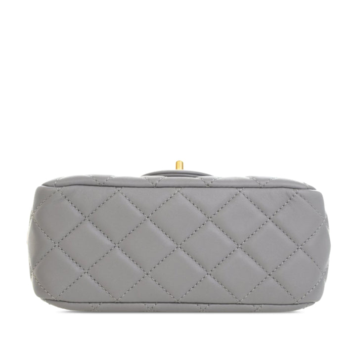 Chanel Mini Square Classic Cuir d’agneau Perle Crush Simple rabat