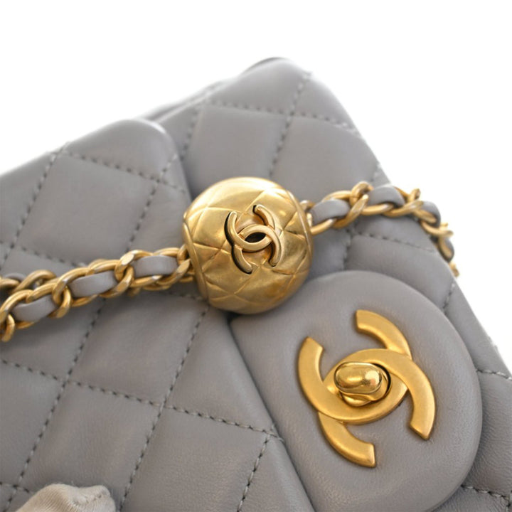 Chanel Mini Square Classic Cuir d’agneau Perle Crush Simple rabat