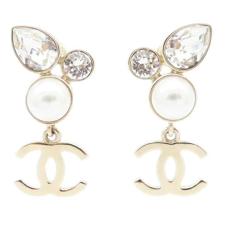 Chanel Boucles d'oreilles CC Perles fantaisie et Strass pendantes plaqué or – vue principale – GABY PARIS