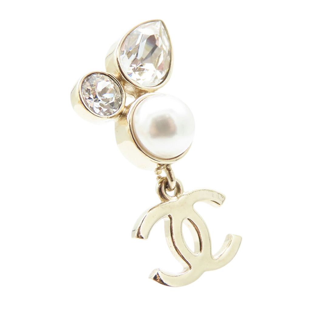 Chanel Boucles d'oreilles CC Perles fantaisie et Strass pendantes plaqué or – vue 3 – GABY PARIS