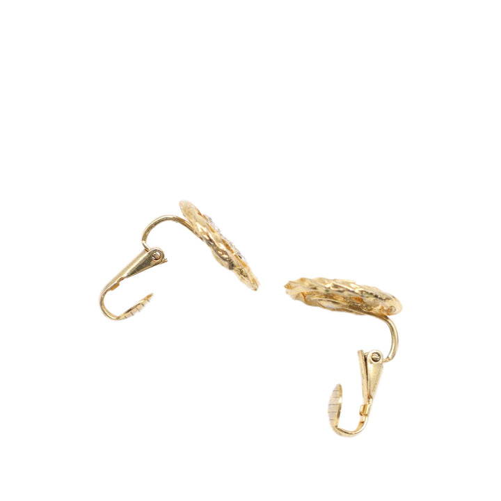 Chanel Boucles d'oreilles CC Strass Rond À clip plaqué or – vue 6 – GABY PARIS