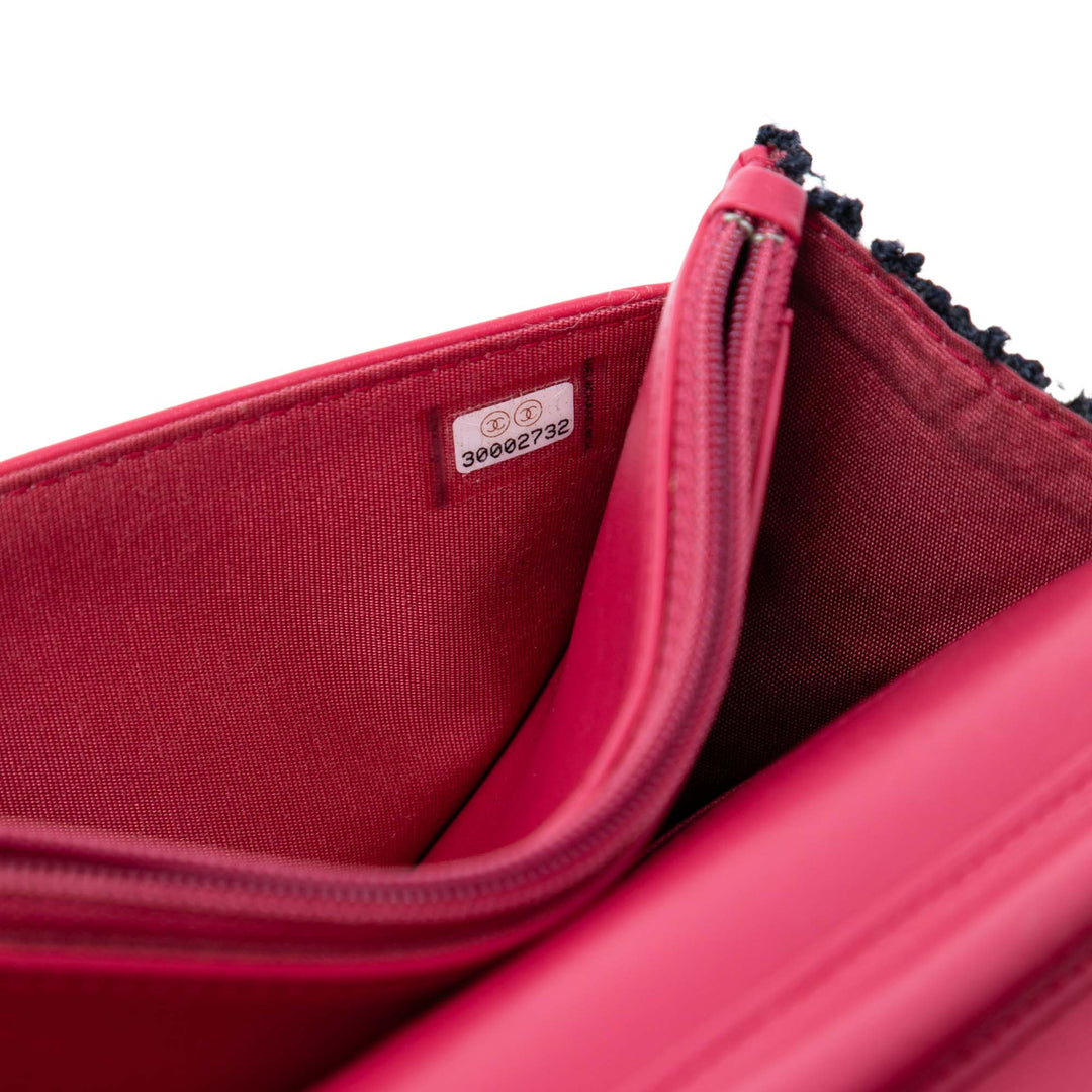 Chanel Tweed Written in Chain Logo Wallet on Chain – GABY PARIS Authentique